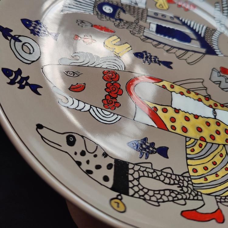 Decorative ceramic plate "L'amour" from the series "Fishdom".