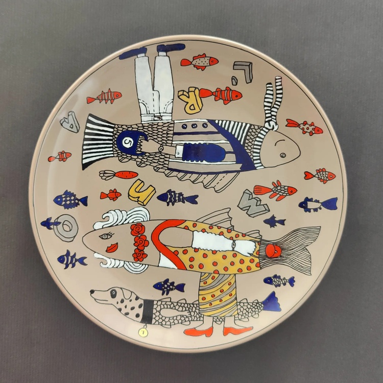 Decorative ceramic plate "L'amour" from the series "Fishdom".