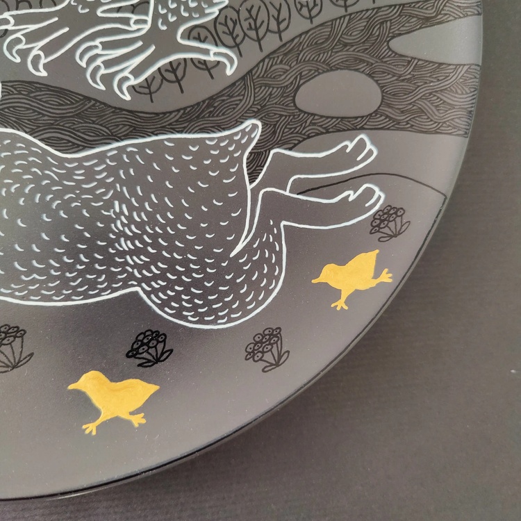 Decorative ceramic plate "Mountain ram and eagle" from the series "The Chase"
