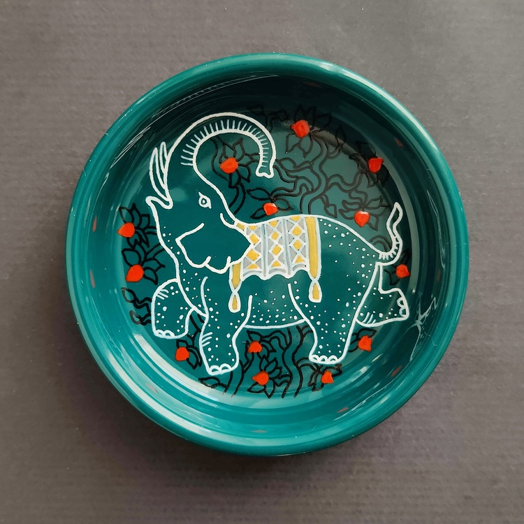 Decorative ceramic small bowl "Elephant" from the "The Chase" series