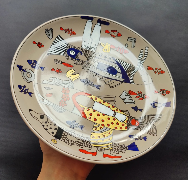 Decorative ceramic plate "L'amour" from the series "Fishdom".