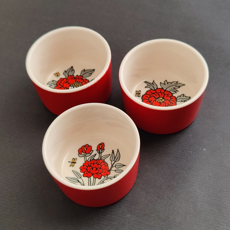 Decorative ceramic small bowl "Peony 2" from the "Flowers" series