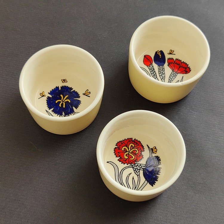Previous Next Decorative ceramic small bowl "Carnation 3" from the "Flowers"